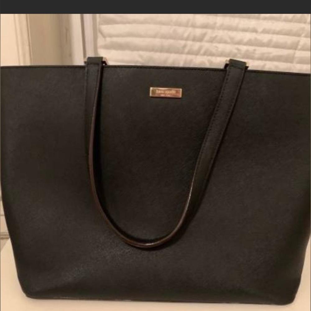 kate spade ♠️ NY Tote Bag in great condition~Fits large laptop clothes books etc